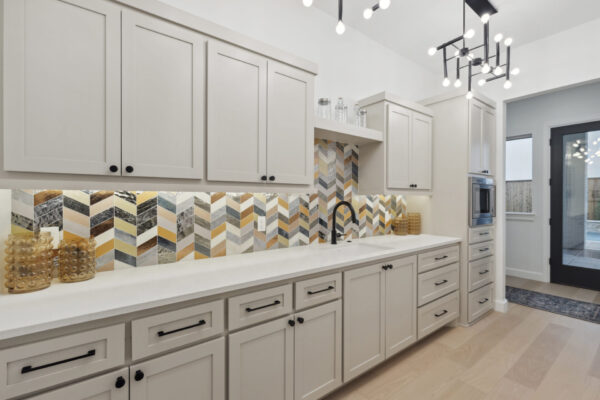 butler's pantry, kitchen backsplash, pantry design