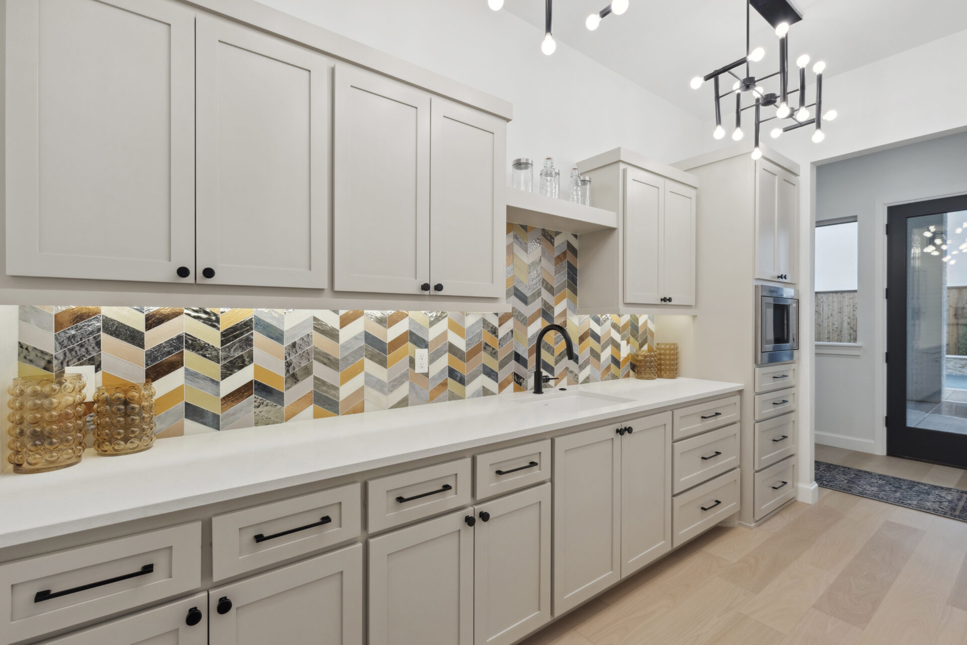 butler's pantry, kitchen backsplash, pantry design